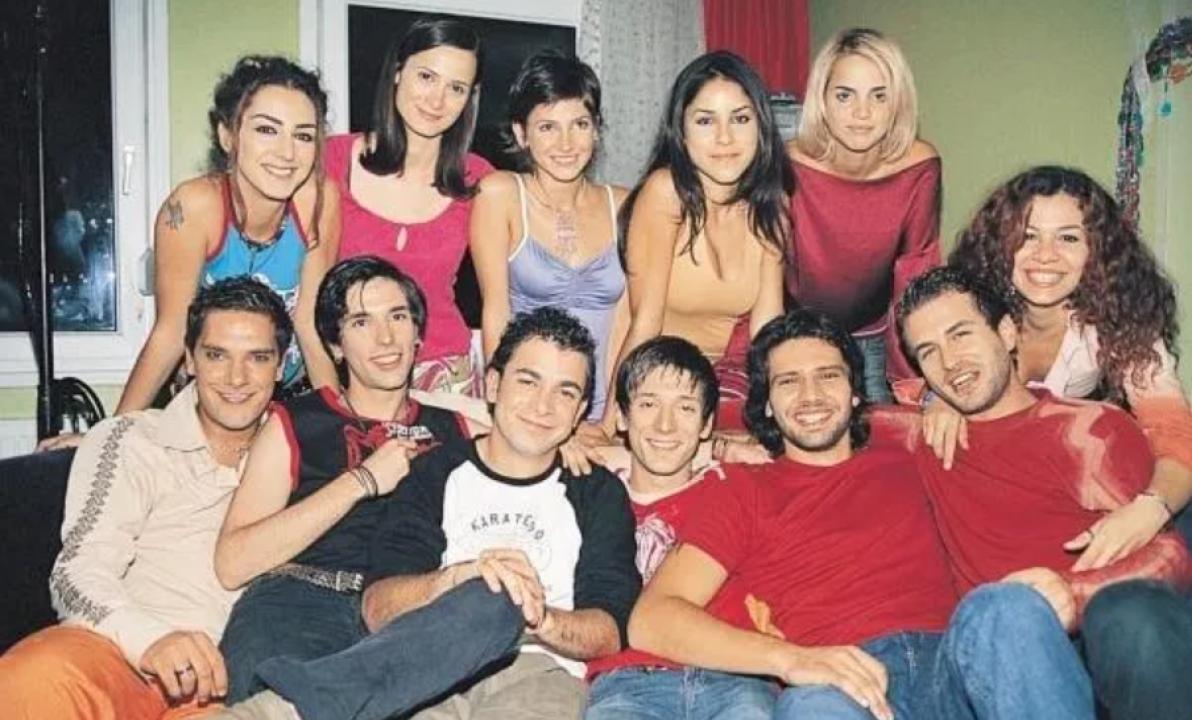 شاهد مسلسل جامعة المشاغبين الحلقة 54 مدبلجة للعربية HD